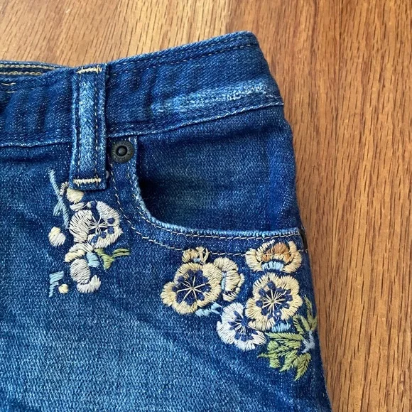 Ralph Lauren Cotton Denim Shorts with Floral Embroidery - Picture 2 of 10